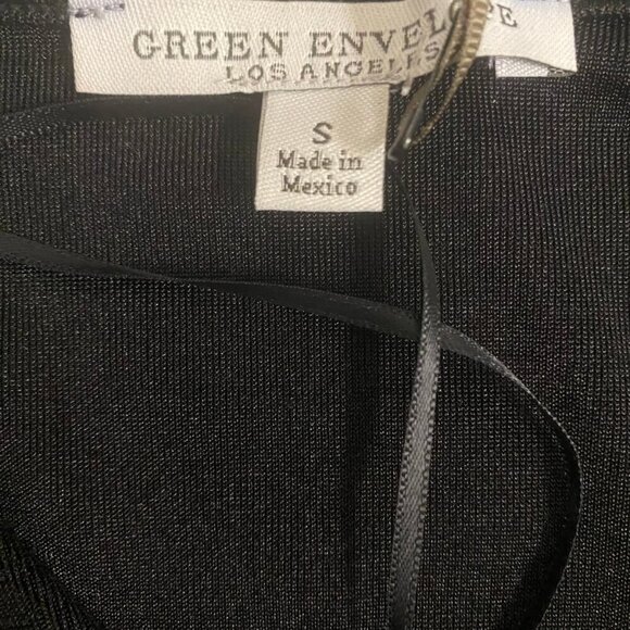 ✨ Green Envelope Black Wrap Long Sleeve Top | Size S (NWT) ✨ - Picture 7 of 9